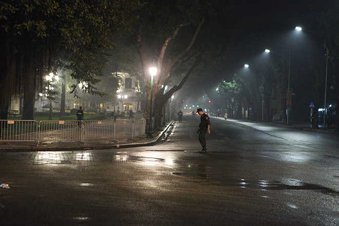 Trắng đêm bảo vệ Tổng thống Mỹ Donald Trump ở Hà Nội